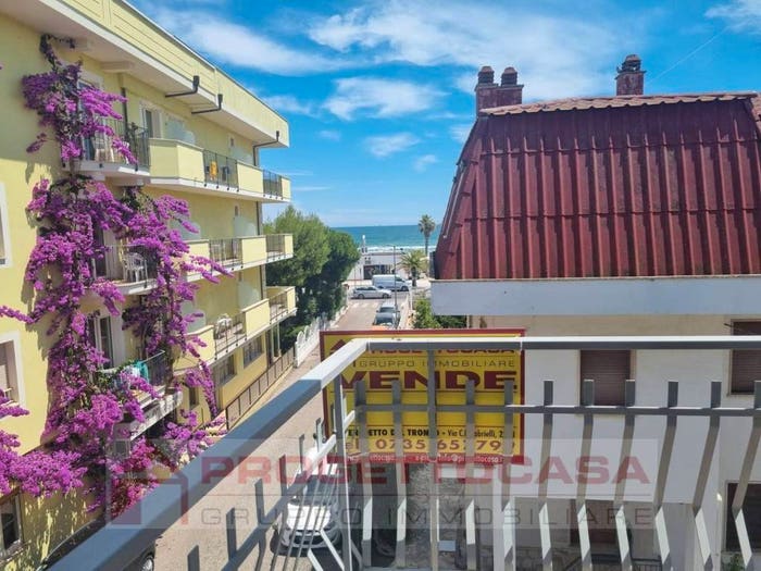 Appartamento con 5 locali in vendita in Via Ponza, Centro, Grottammare