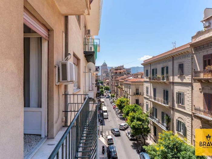 Appartamento con 5 locali in vendita in Via Niccolò Garzilli, Politeama Ruggiero Settimo, Palermo