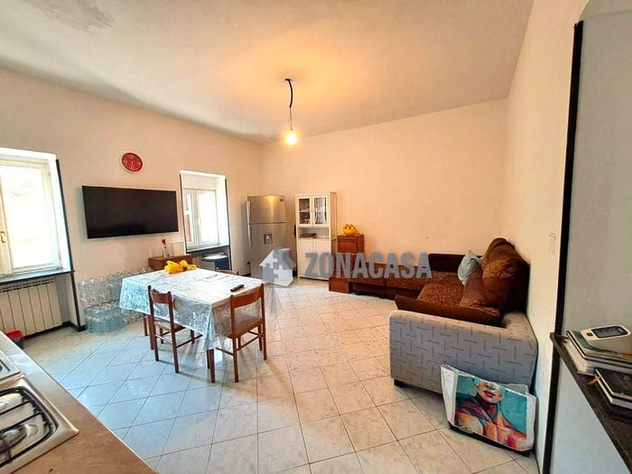 Appartamento trilocale in vendita in Via Roma, Oggiona Santo Stefano, Oggiona con Santo Stefano