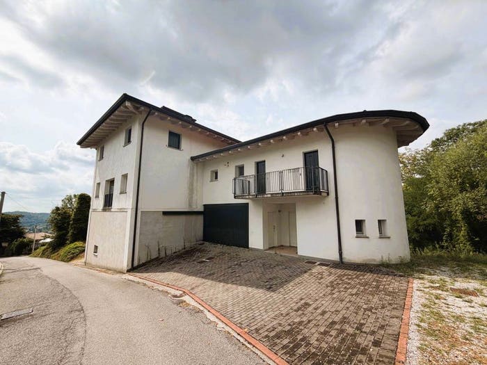 Casa con 6 locali in vendita in Via Coia di Levante, Tarcento