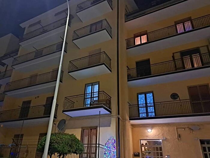 Appartamento con 6 locali in vendita in Via Santa Chiara, San Giovanni Rotondo