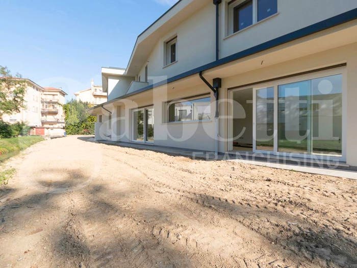 Casa con 6 locali in vendita in Via vanzo, Centro, Mogliano Veneto