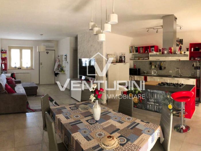 Appartamento quadrilocale in vendita in Via Pegognaga, Valle Muricana, Roma