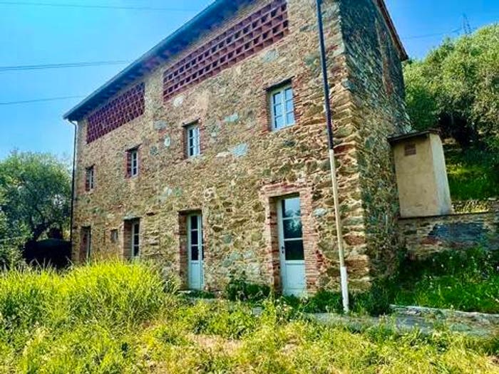 Casa con 6 locali in vendita in Via Montecavallo, Camaiore Paese, Camaiore