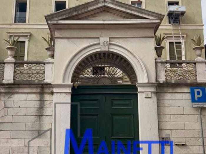 Appartamento trilocale in vendita in Castello Via Musei, Brescia
