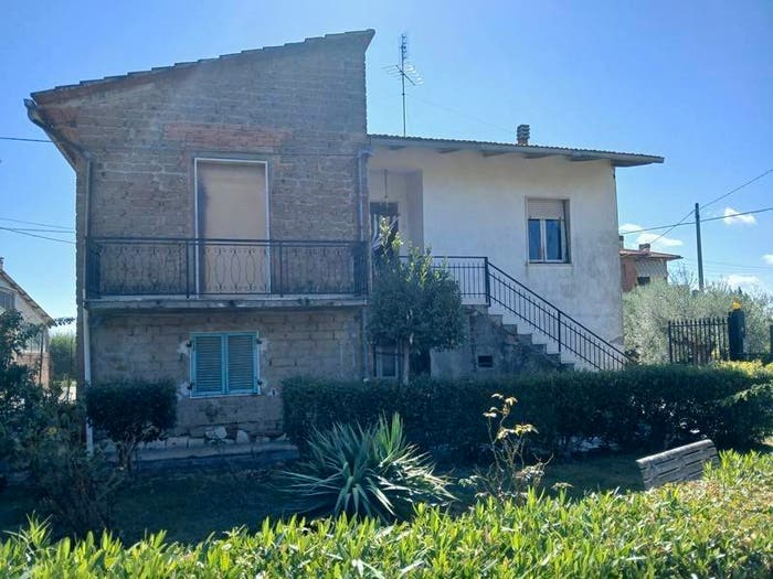 Casa con 6 locali in vendita in Località Giglio, Centro, Lucignano