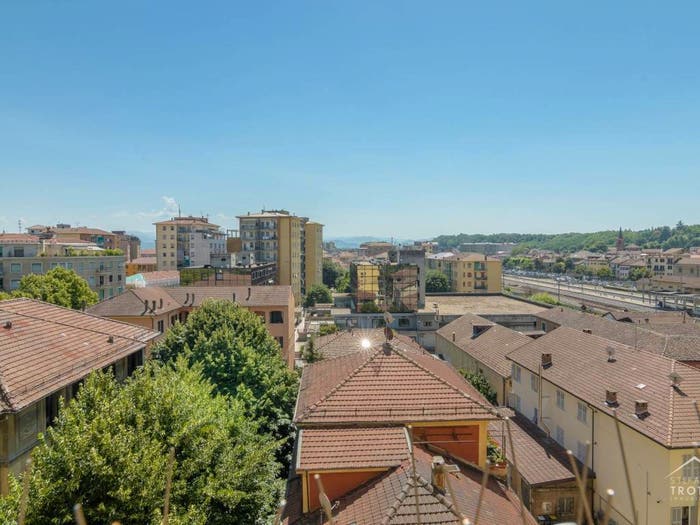 Appartamento con 5 locali in vendita in Viale Aurelio Saffi, Novi Ligure