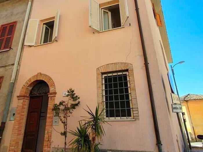 Casa con 6 locali in vendita in Centro, Montefranco