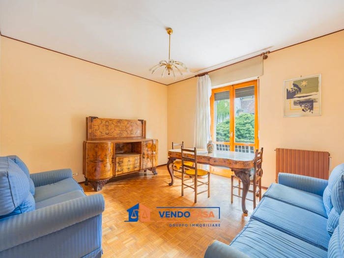 Appartamento trilocale in vendita in Via Monchiero, Centro, Monforte d'Alba