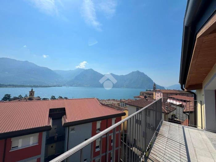 Casa con 6 locali in vendita in Via Decio Celeri, Lovere