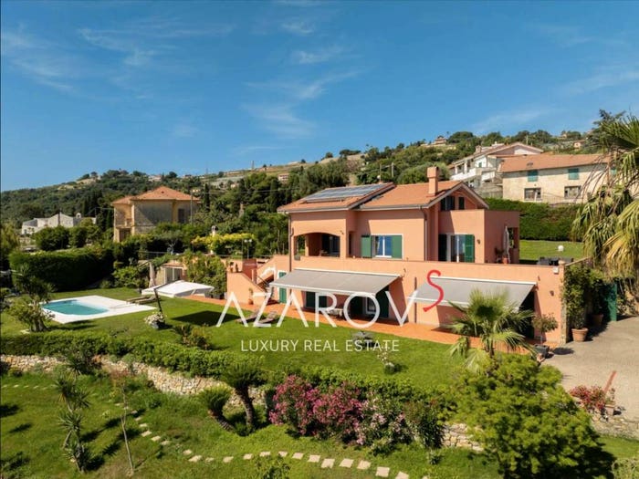 Casa con 6 locali in vendita in Via Padre Semeria, Foce Semeria, Sanremo