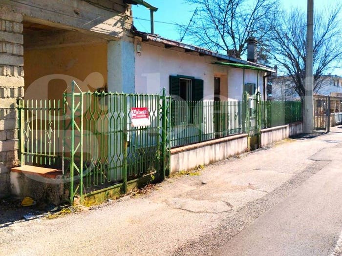 Casa trilocale in vendita in Via Salvatore Di Giacomo, Centro, Avezzano