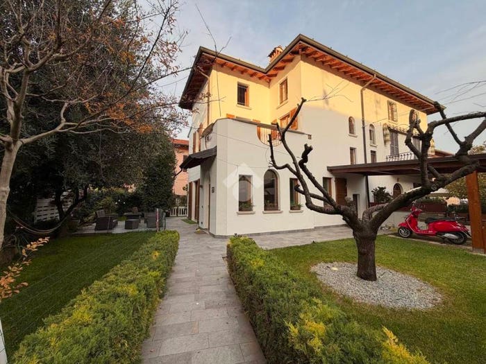 Casa con 5 locali in vendita in Quartiere I Maggio, Primo Maggio, Brescia