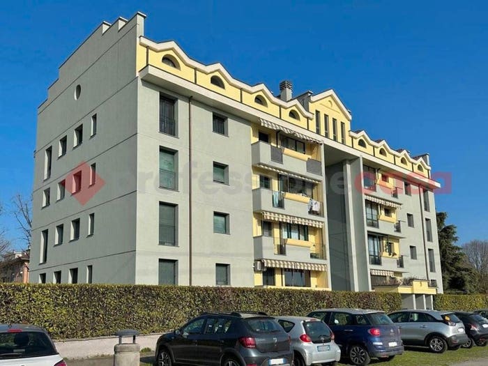 Appartamento quadrilocale in vendita in Via Luigi Einaudi, Centro, Opera