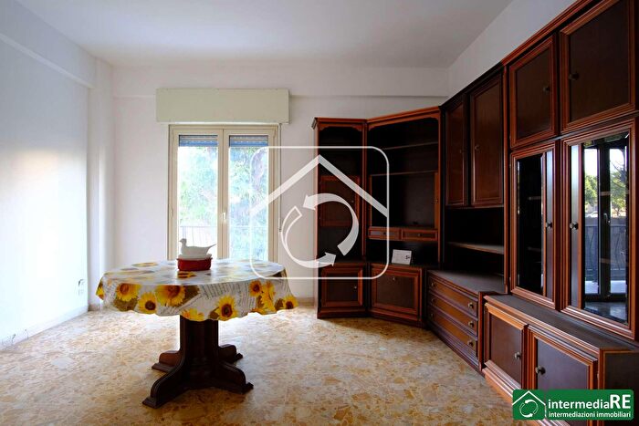 Appartamento con 5 locali in vendita in Traversa Prima Viale Pio XI, Reggio Calabria
