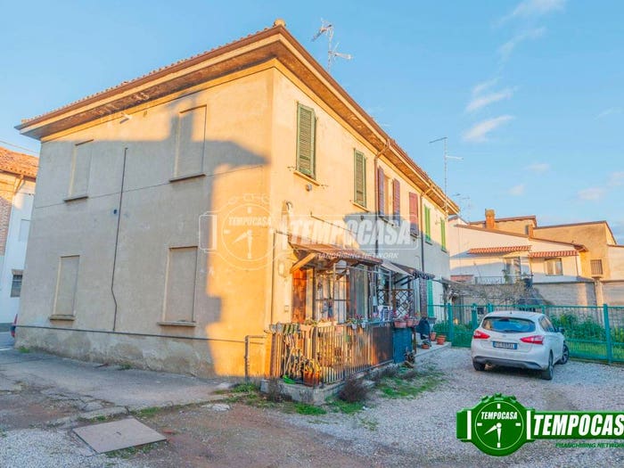 Casa trilocale in vendita in Via XXV Aprile, Centro, Trovo