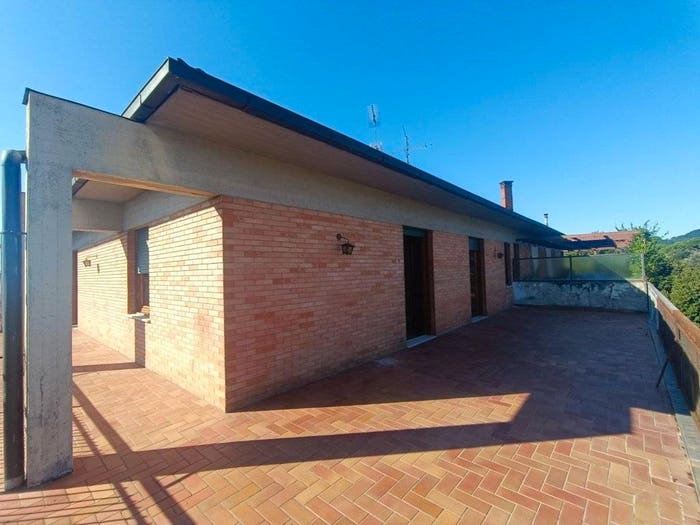 Casa con 6 locali in vendita in Via Leonardo da Vinci, Chiusi Scalo, Chiusi