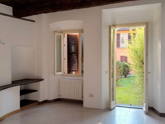 Appartamento bilocale in vendita in Via al Chiarè, Oggiono