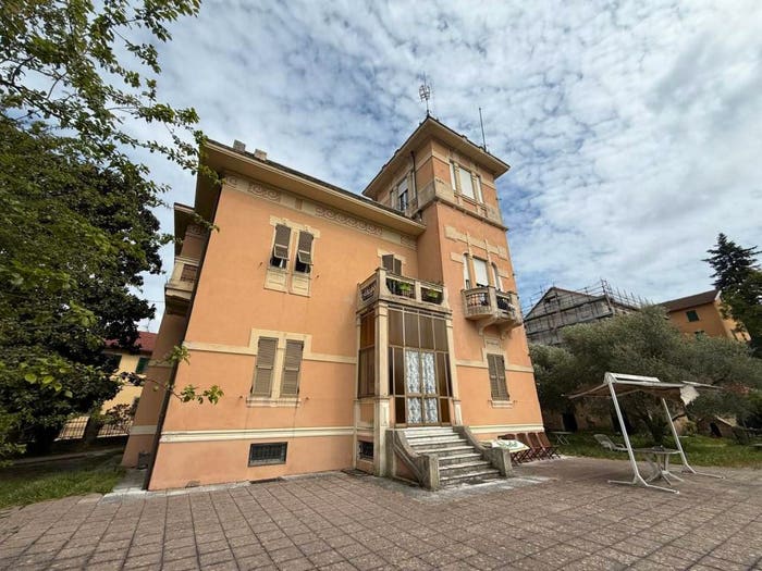 Appartamento con 5 locali in vendita in Via Cremeno, Bolzaneto, Genova