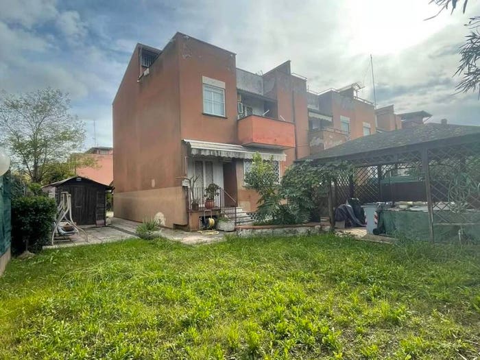 Casa con 6 locali in vendita in Via Mosca, Quartiere Europa, Latina