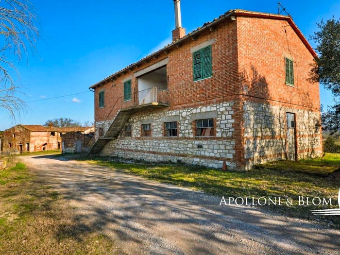 Casa con 6 locali in vendita in Via Barna, Centro, Asciano