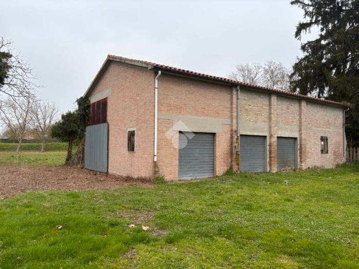 Casa con 5 locali in vendita in Via Comacchio, Cona, Ferrara