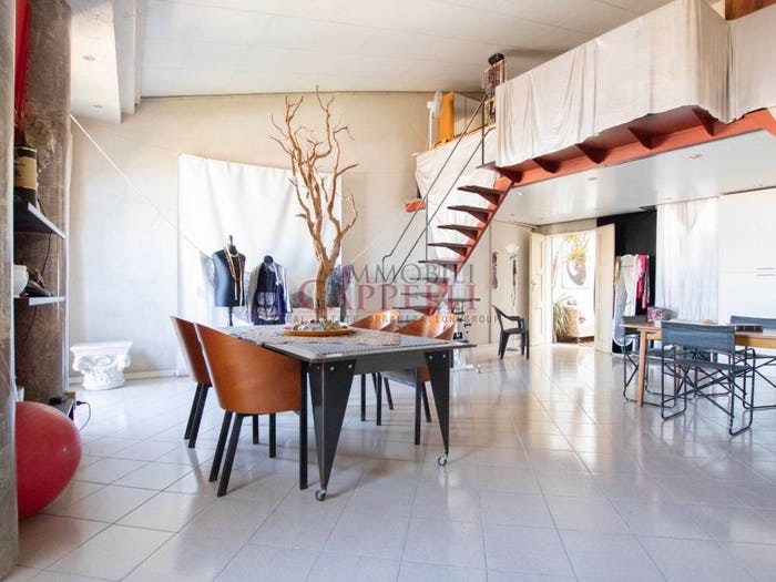 Casa con 6 locali in vendita in Via Chiaramonti, Centro Storico, Cesena