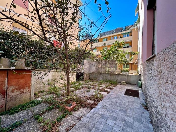 Appartamento trilocale in vendita in Via A Guglielmotti, Pegli, Genova