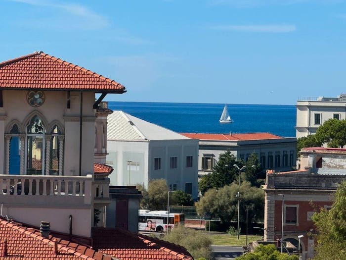 Appartamento con 5 locali in vendita in Viale Nazario Sauro, Stadio, Livorno