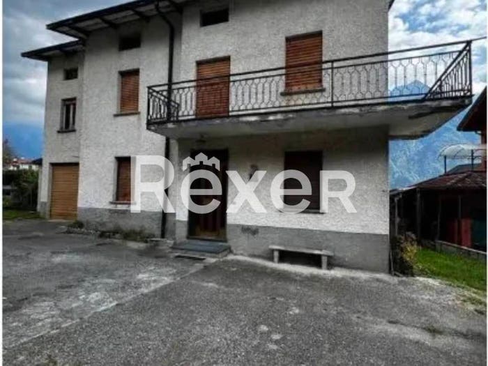 Casa con 6 locali in vendita in Via Prona, San Pietro, Samolaco