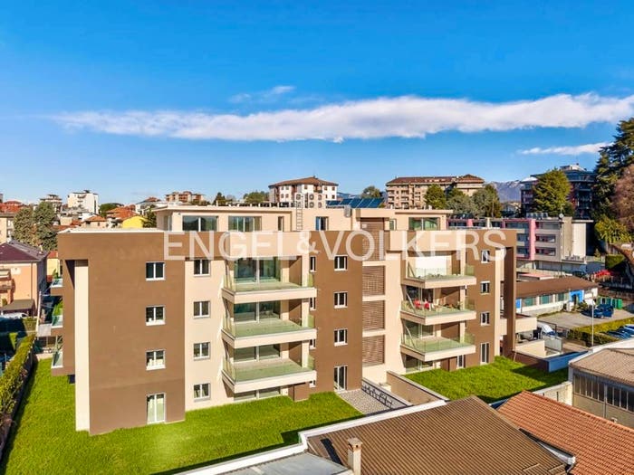 Appartamento con 5 locali in vendita in Via Giuliano Spazzi, Centro, Cantù