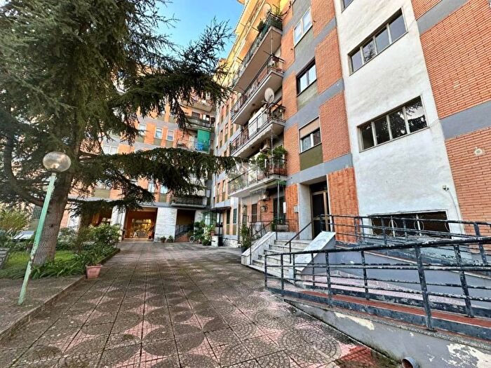 Appartamento trilocale in vendita in Viale Abramo Lincoln, Lincoln, Caserta