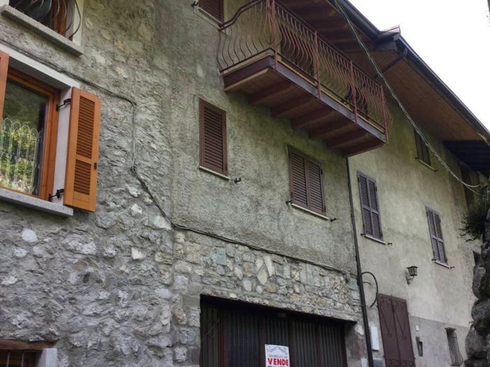 Casa con 6 locali in vendita in Centro, Losine