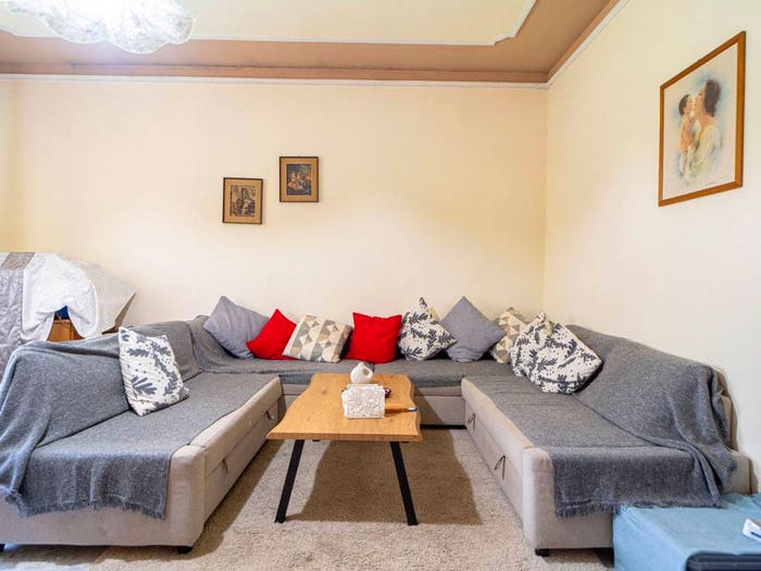 Casa con 6 locali in vendita in Viale Italia, Centro, Calestano