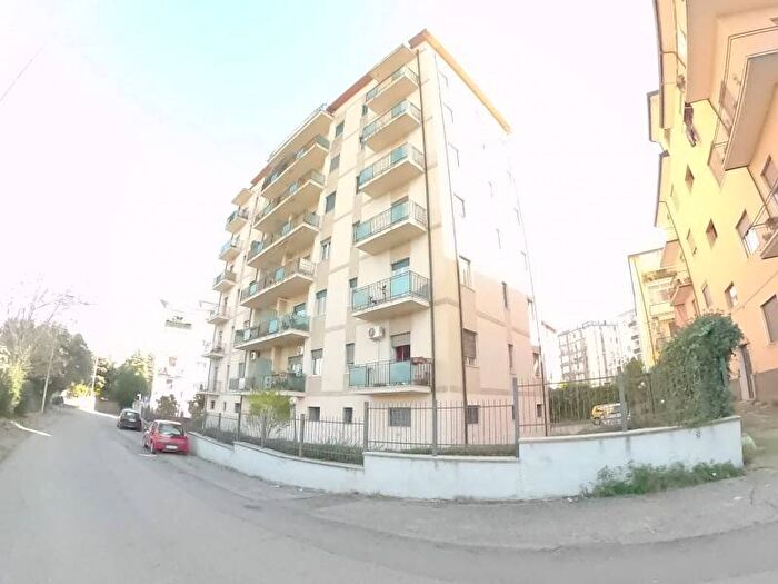 Appartamento con 5 locali in vendita in Via Fratelli Cervi, Stadio Città, Cosenza