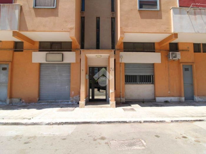 Appartamento quadrilocale in vendita in Piazza Giovanni Favretto, Santa Chiara Sant'Angelo, Brindisi