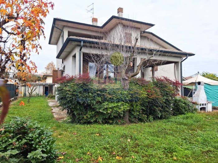 Casa con 6 locali in vendita in VIA MAZZINI, Centro, Castelnuovo Bocca d'Adda