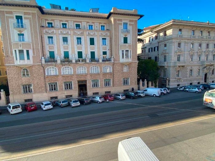 Appartamento con 6 locali in affitto in Viale Regina Margherita, Trieste Coppedè, Roma