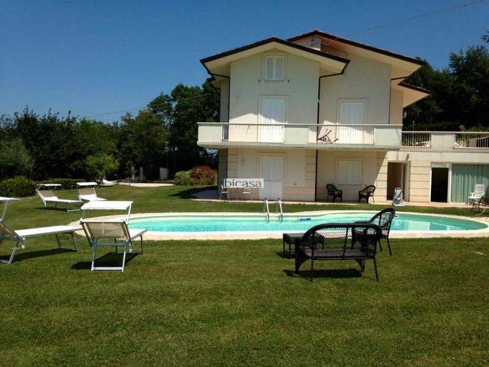 Casa con 6 locali in vendita in VIA FARNETO, Montelabbate
