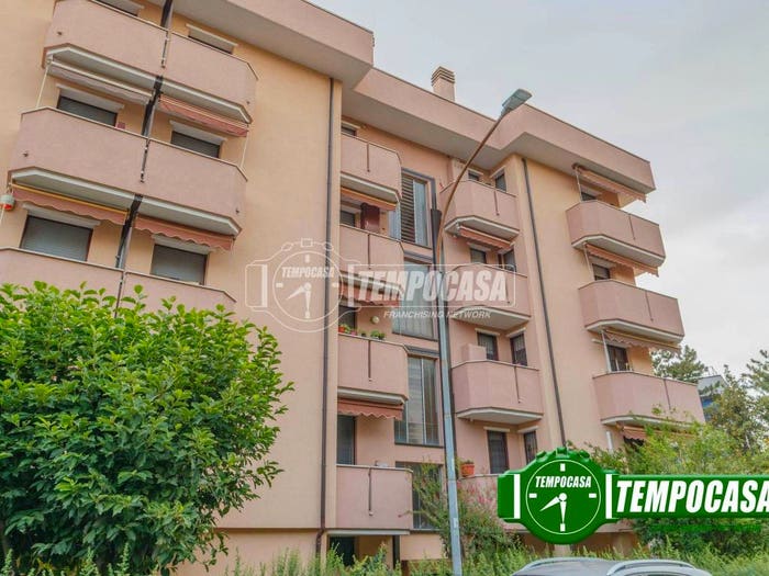 Appartamento trilocale in vendita in Via Cooperazione, Binasco