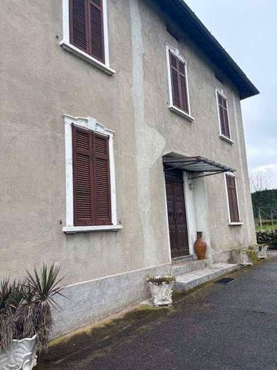 Casa con 6 locali in vendita in Via Mazzini, Fino Mornasco