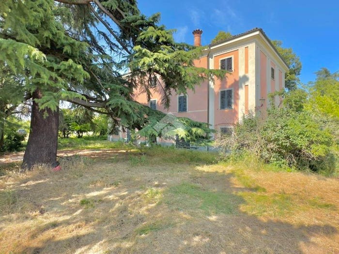 Casa con 6 locali in vendita in Str Stradella, Novi Ligure
