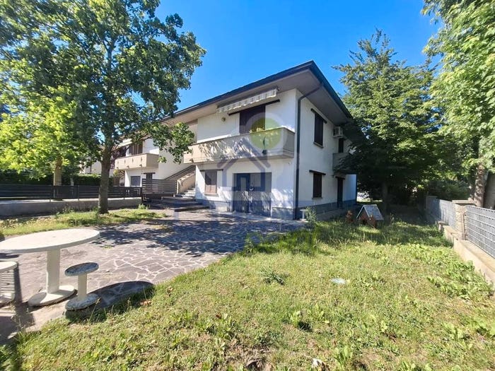 Casa con 6 locali in vendita in VIA ENRICO FERMI, Centro, Caorso