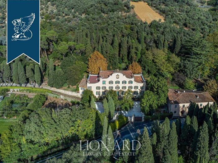 Casa con 6 locali in vendita in Torre del Lago, Viareggio
