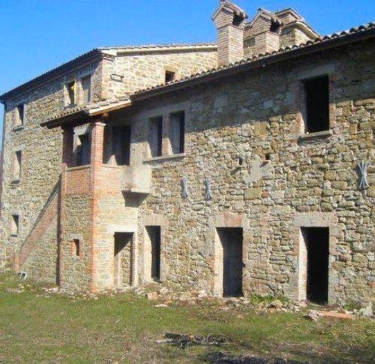 Casa con 6 locali in vendita in Colpalombo, Gubbio