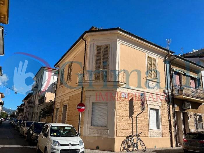 Casa con 6 locali in vendita in Via Giacomo Leopardi, Marco Polo Don Bosco, Viareggio