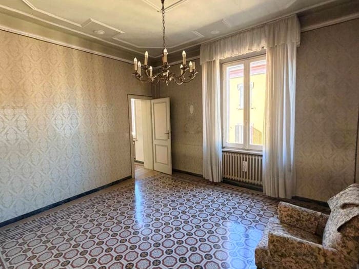Appartamento trilocale in vendita in Centro Storico, Modena