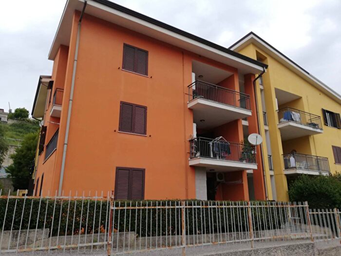 Appartamento quadrilocale in vendita in Via Mattia PretiContrada Felpiano, Rende