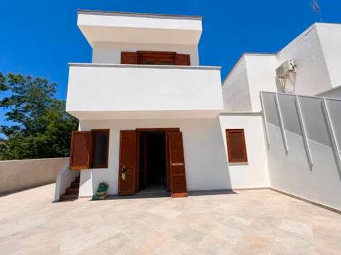 Casa trilocale in vendita in Via Amalfi No Number, San Cataldo, Lecce