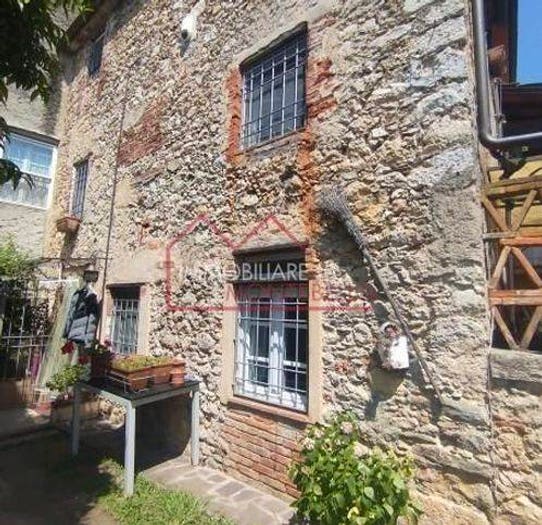 Casa trilocale in vendita in Via Nuova, Camaiore Paese, Camaiore
